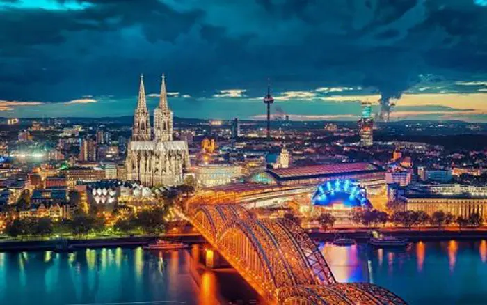 10 TEMPAT WISATA TERPOPULER DI JERMAN YANG WAJIB DIKUNJUNGI