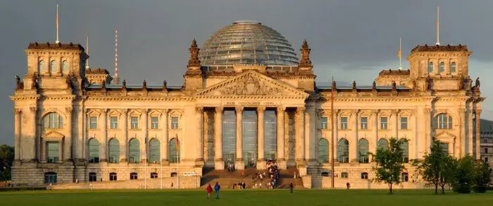 10 Tempat Wisata Menarik di Berlin Part 1