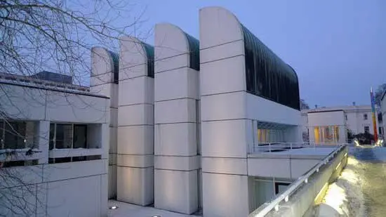 2.	Bauhaus Archives-Museum of Design