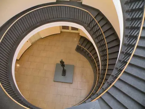 5.	Museum Berggruen